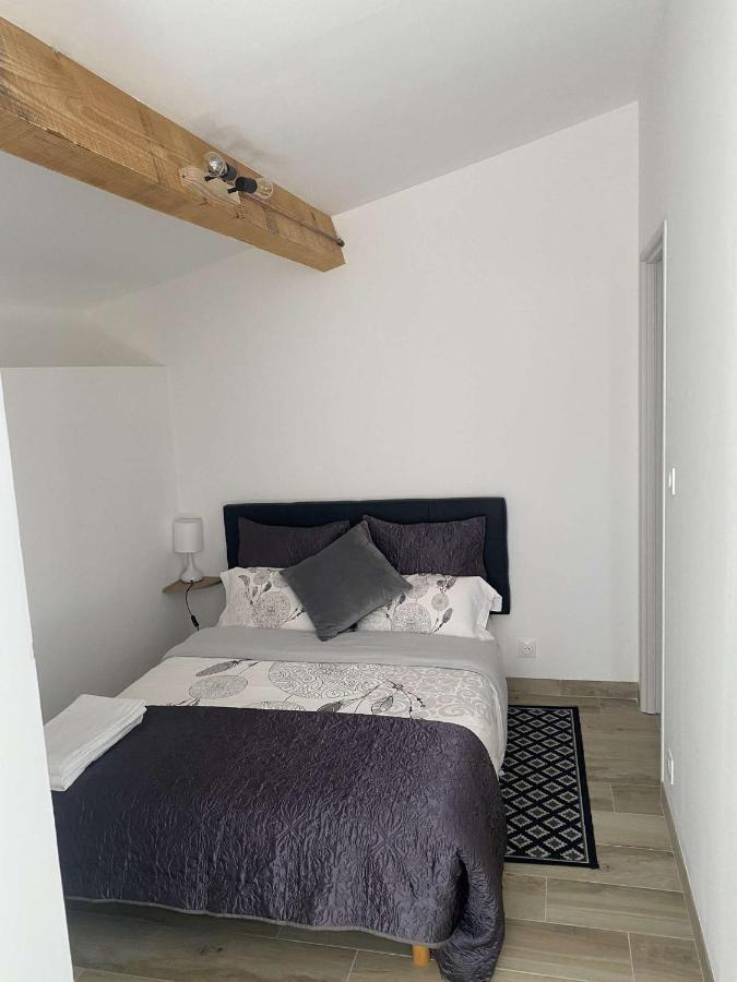Bel Appartement Au Coeur Du Village De Sartene المظهر الخارجي الصورة